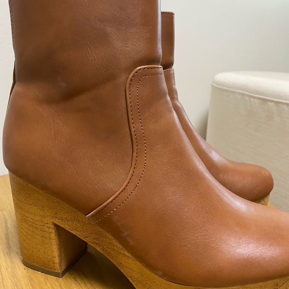 Universal Thread Women's Size 7 Cognac Brown Memory Foam Heel Booties - Picture 2 of 10